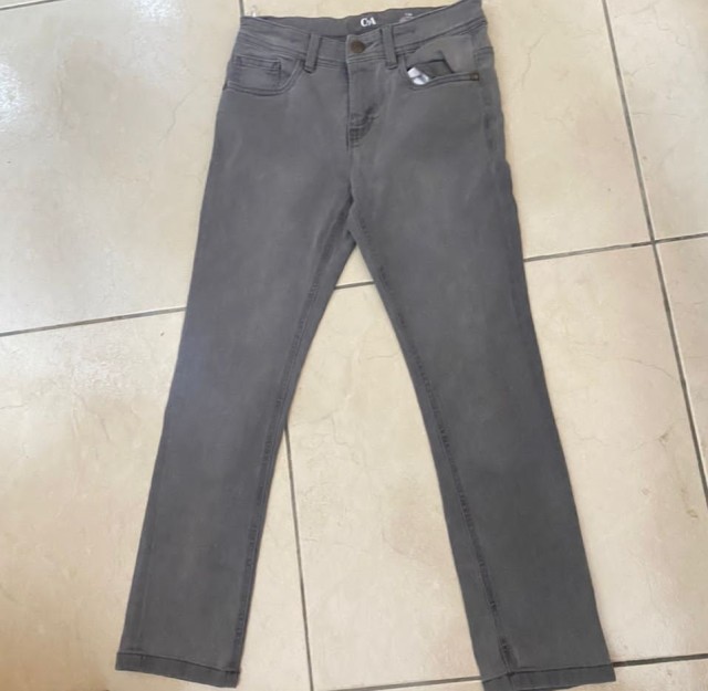 Vente de pantalons Jeans et Joggings pour enfants